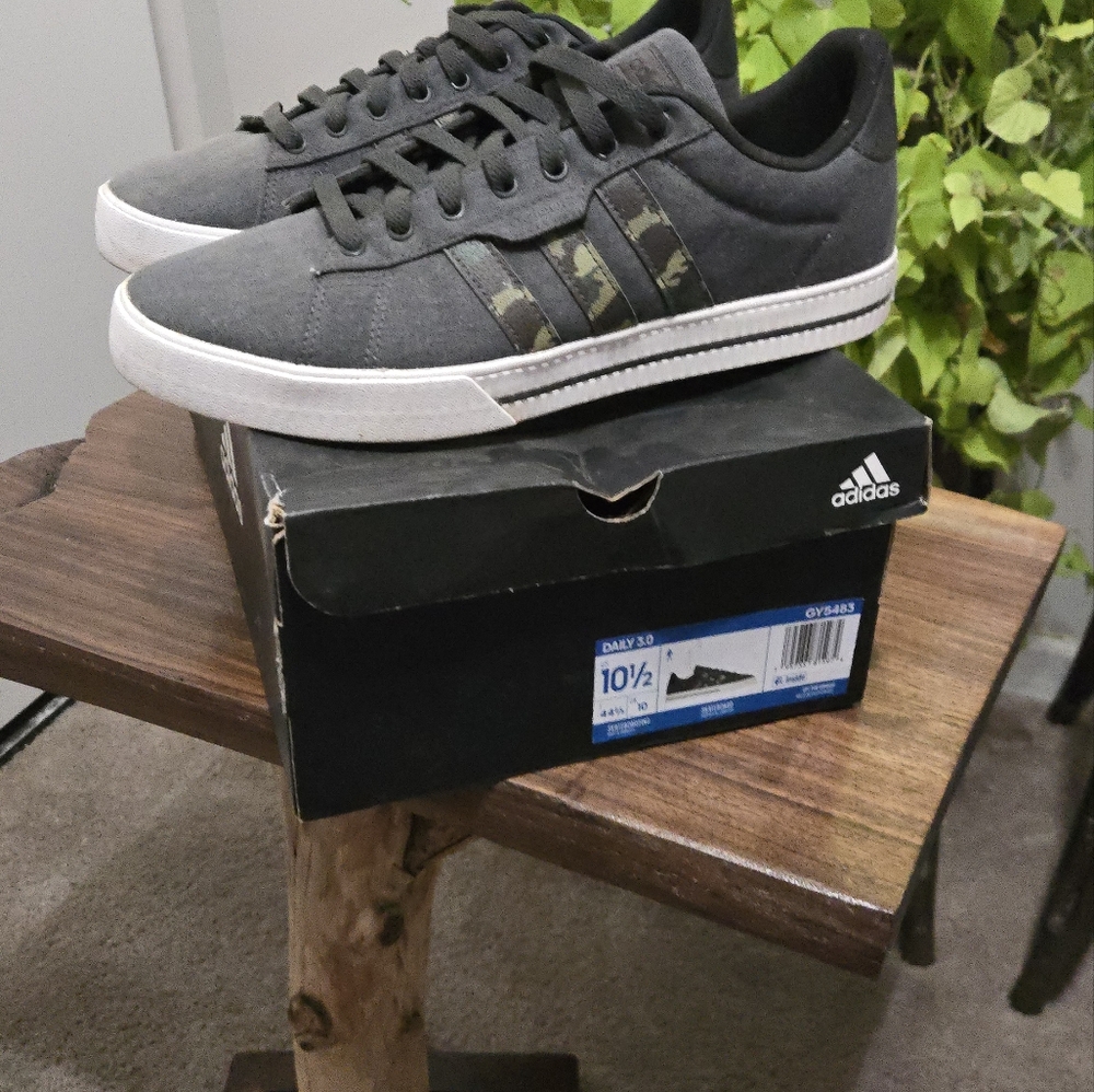 Adidas 10.5